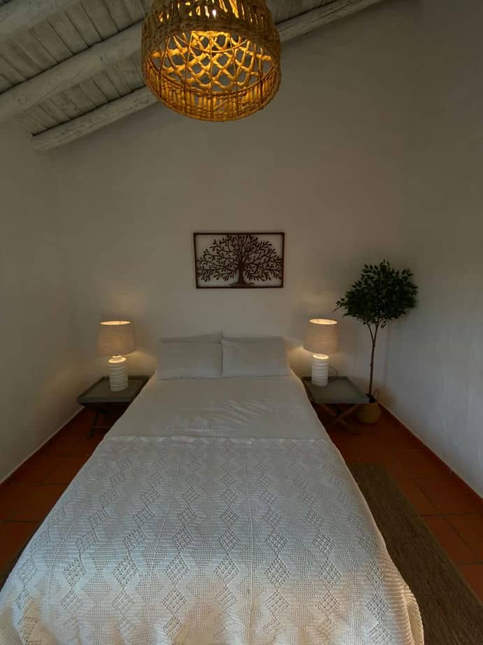 Monte das 7 Oliveiras Monte tipicamente Alentejano, com Piscina de vista infinita e lareira. Na região do Alto Alentejo (Evora)