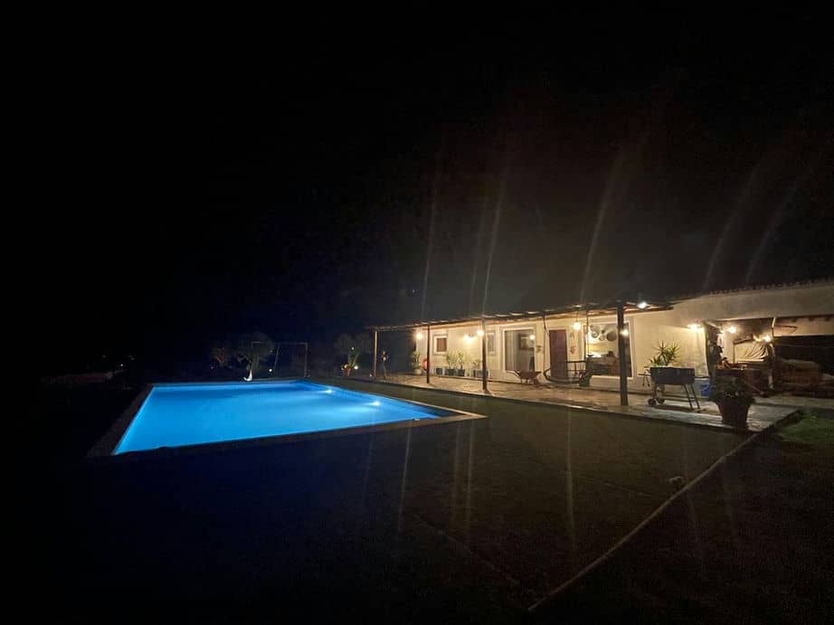 Monte das 7 Oliveiras Monte tipicamente Alentejano, com Piscina de vista infinita e lareira. Na região do Alto Alentejo (Evora)