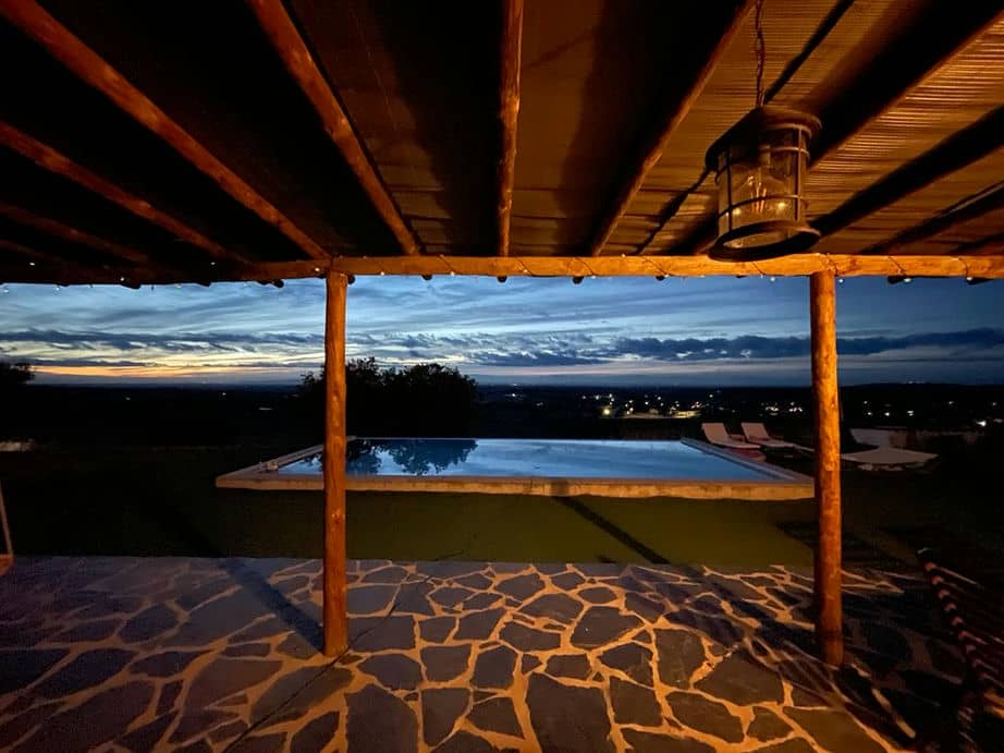 Monte das 7 Oliveiras Monte tipicamente Alentejano, com Piscina de vista infinita e lareira. Na região do Alto Alentejo (Evora)