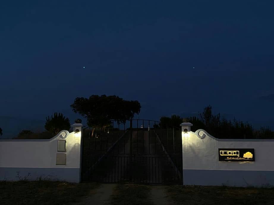 Monte das 7 Oliveiras Monte tipicamente Alentejano, com Piscina de vista infinita e lareira. Na região do Alto Alentejo (Evora)