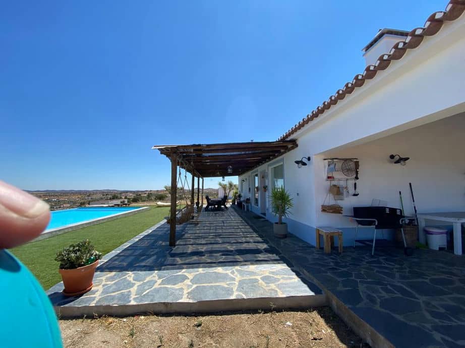 Monte das 7 Oliveiras Monte tipicamente Alentejano, com Piscina de vista infinita e lareira. Na região do Alto Alentejo (Evora)