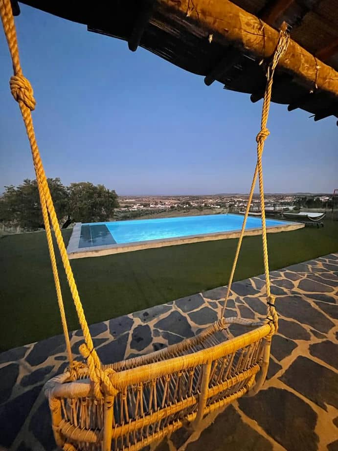 Monte das 7 Oliveiras Monte tipicamente Alentejano, com Piscina de vista infinita e lareira. Na região do Alto Alentejo (Evora)